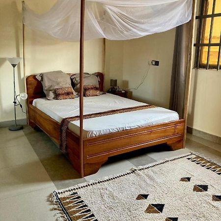 Porto-Novo Logement Lumineux Et Calme Apartment Luaran gambar